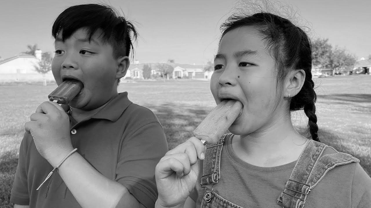 Alex and Jannie Play Day at the Park and Learning How you can Make Fruit Popsicles
