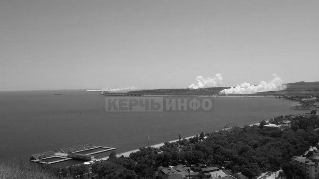 Soziale Netzwerke melden Rauchwolken in der Nähe des Ausgangs der Krimbrücke